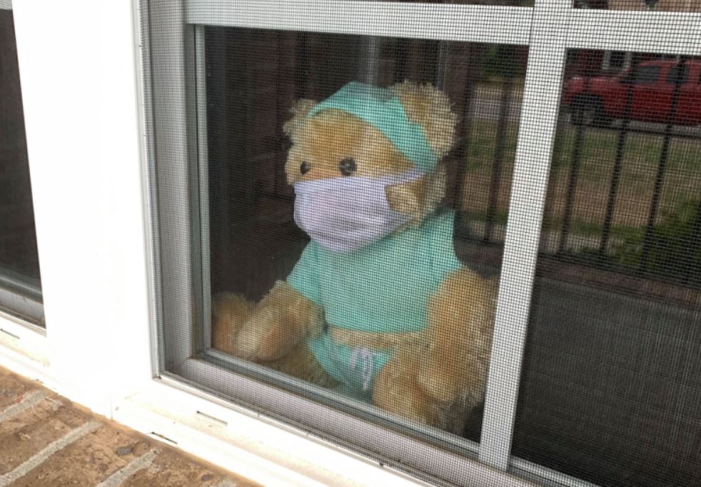 StreetLights On A Saturday Night: Love In The Time Of&nbsp;Covid-19