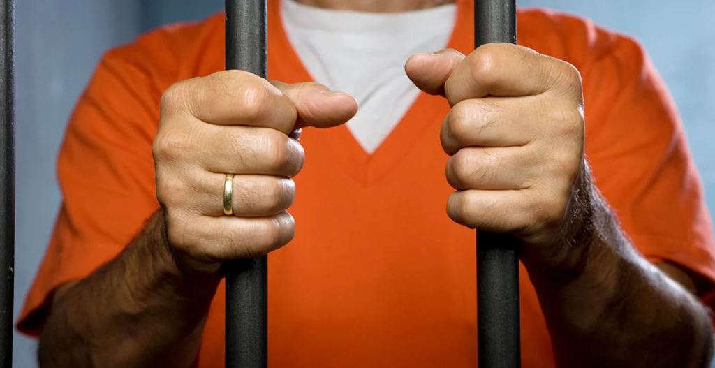 StreetLights On A Saturday Night: A Tale Of Two&nbsp;Felons